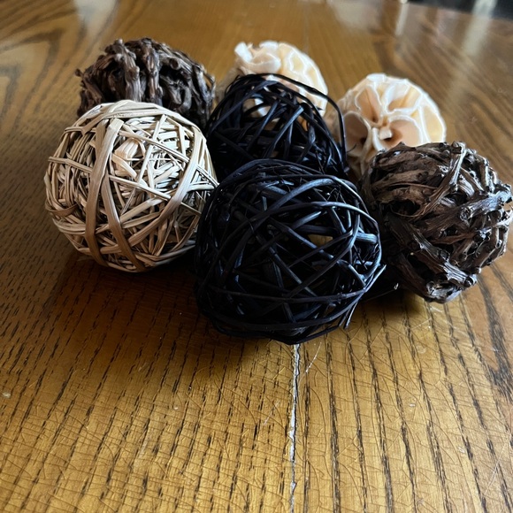 Decorative Rattan Balls (7) - Picture 3 of 4